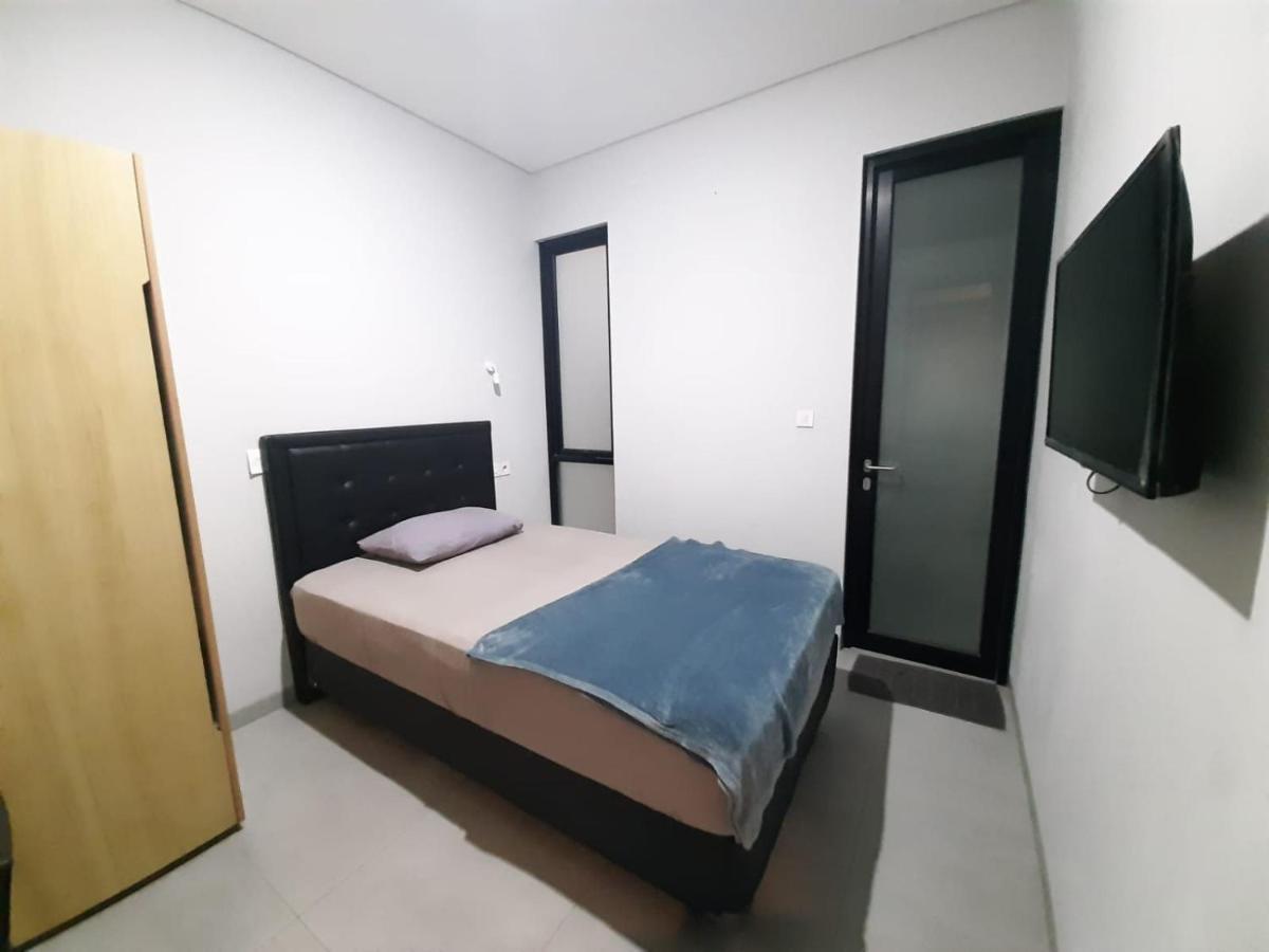Oyo Life 92770 Cozy Puri 22 Hotel Jakarta Exterior photo